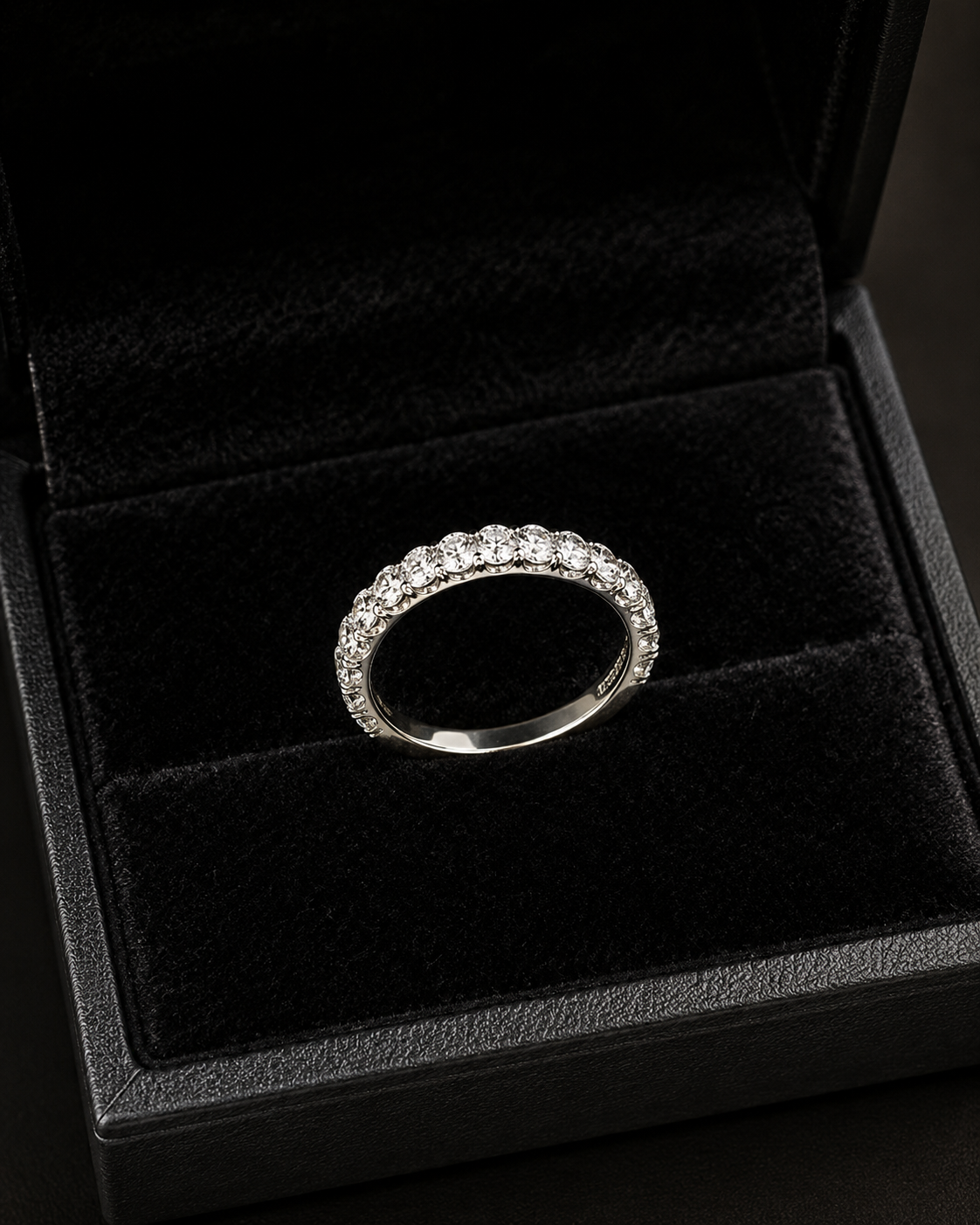 vs-136 Crystal Eternity Ring