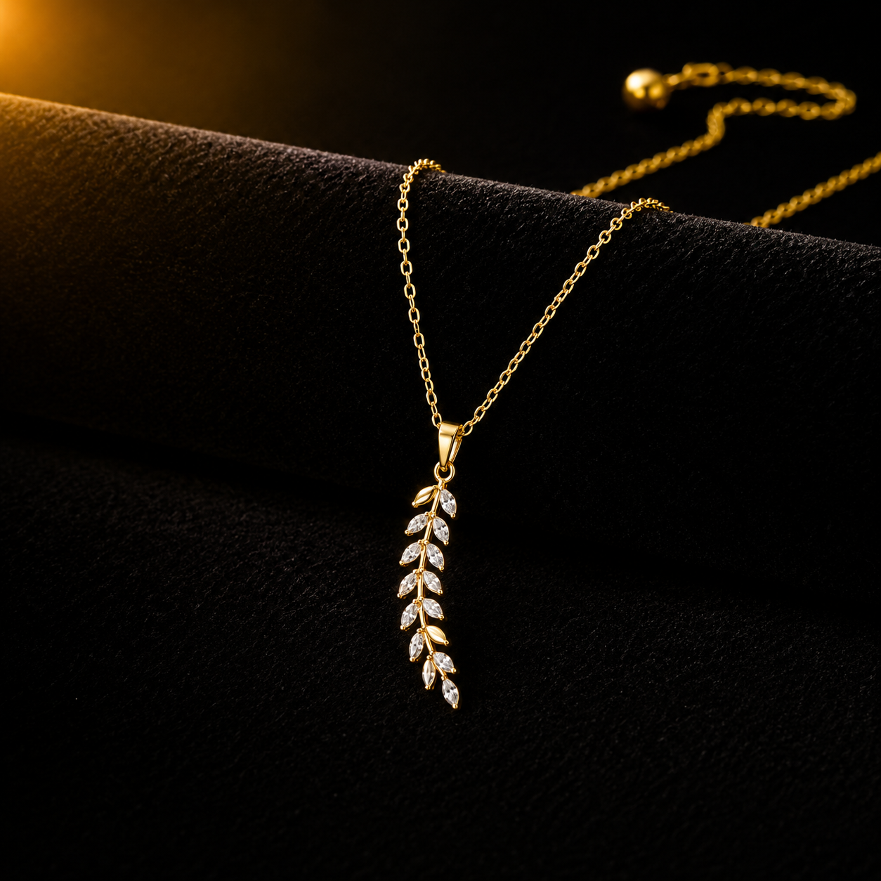 VS-33 Leaf Crystal Pendant Necklace