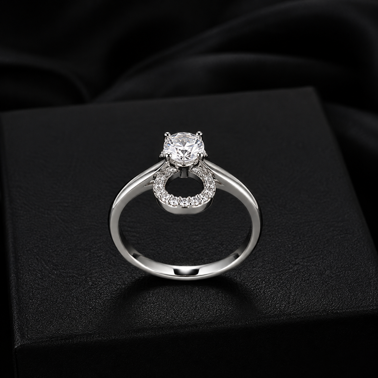 vs-131 Silver Crystal Halo Ring