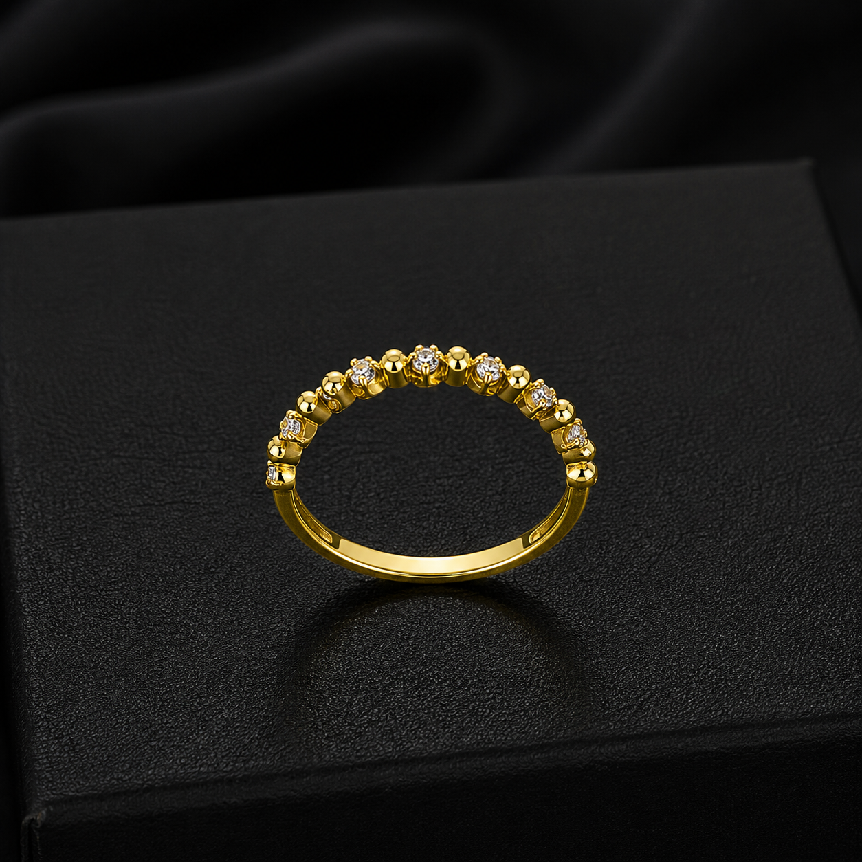 vs-128 Golden Crystal Beaded Ring