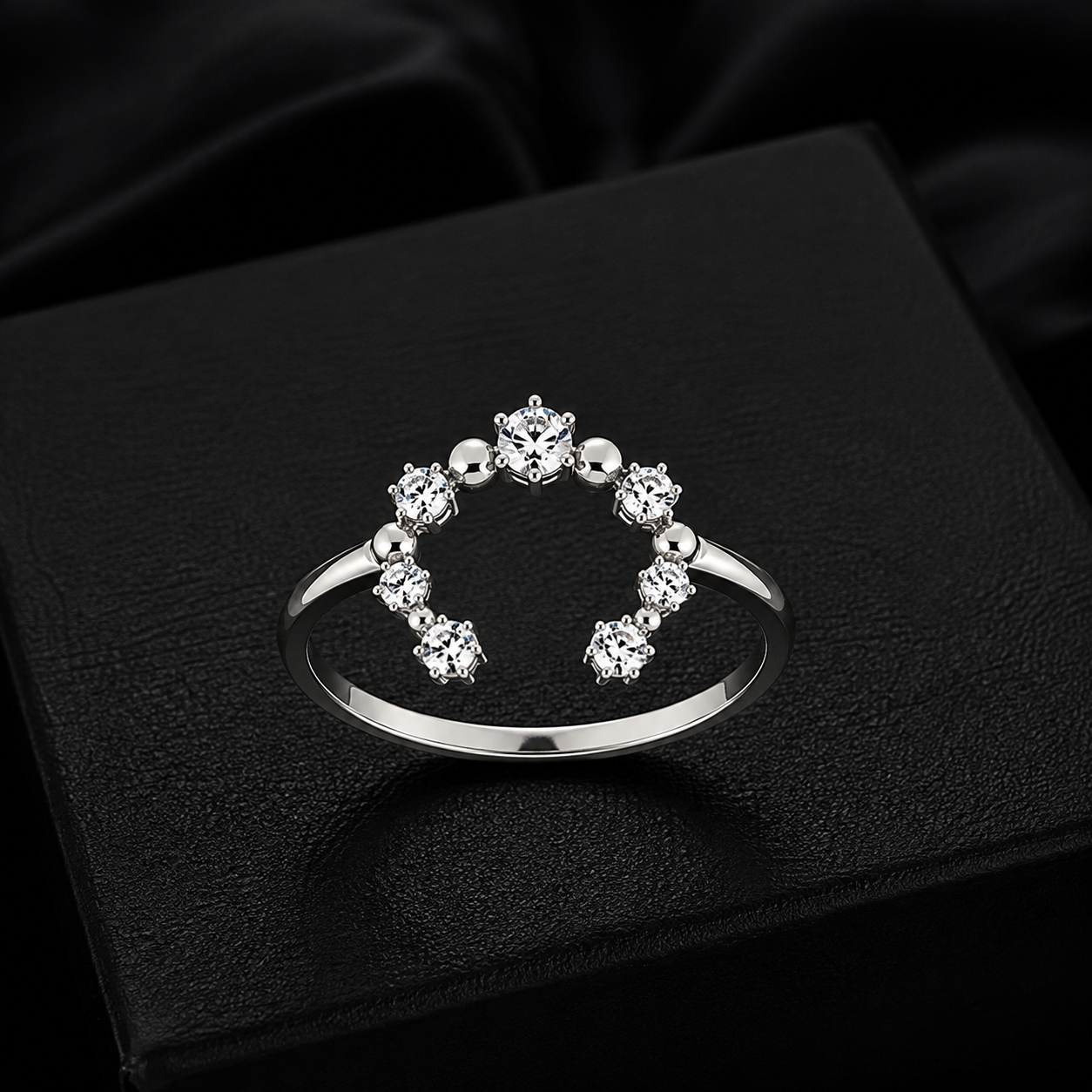 vs-127 Silver Open Wreath Crystal Ring