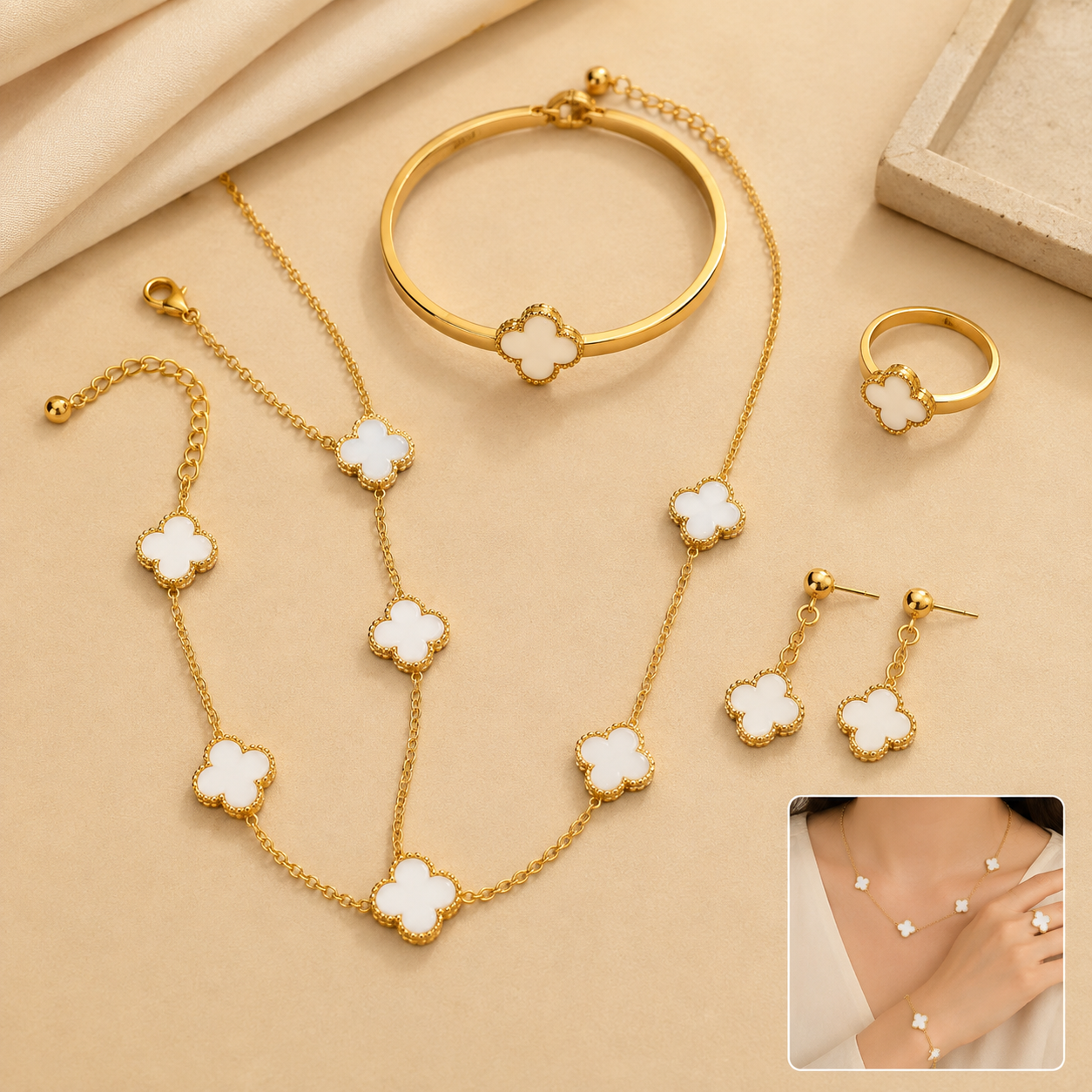 vs55 Golden White Clover Jewelry Combo Set
